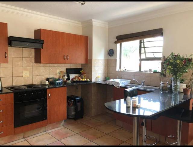 2 BEDROOM PROPERTY TO RENT IN NIEUW MUCKLENEUK